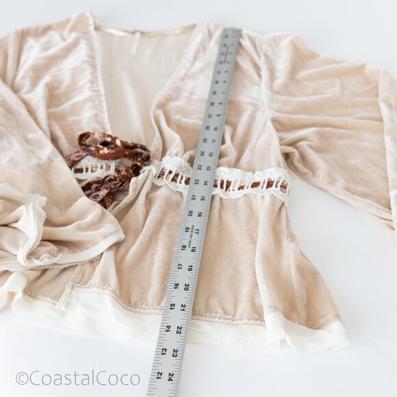 Free People Velvet Cardigan M Bell Sleeves Lace Trim Tie Ivory Boho Fairy Whimsy - Picture 13 of 13